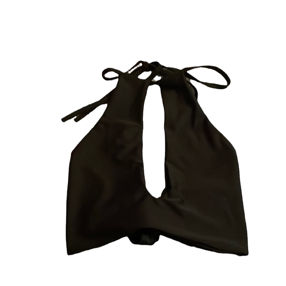 NWT: PrettyLittleThing Twist Keyhole Swim Top - Picture 4 of 6